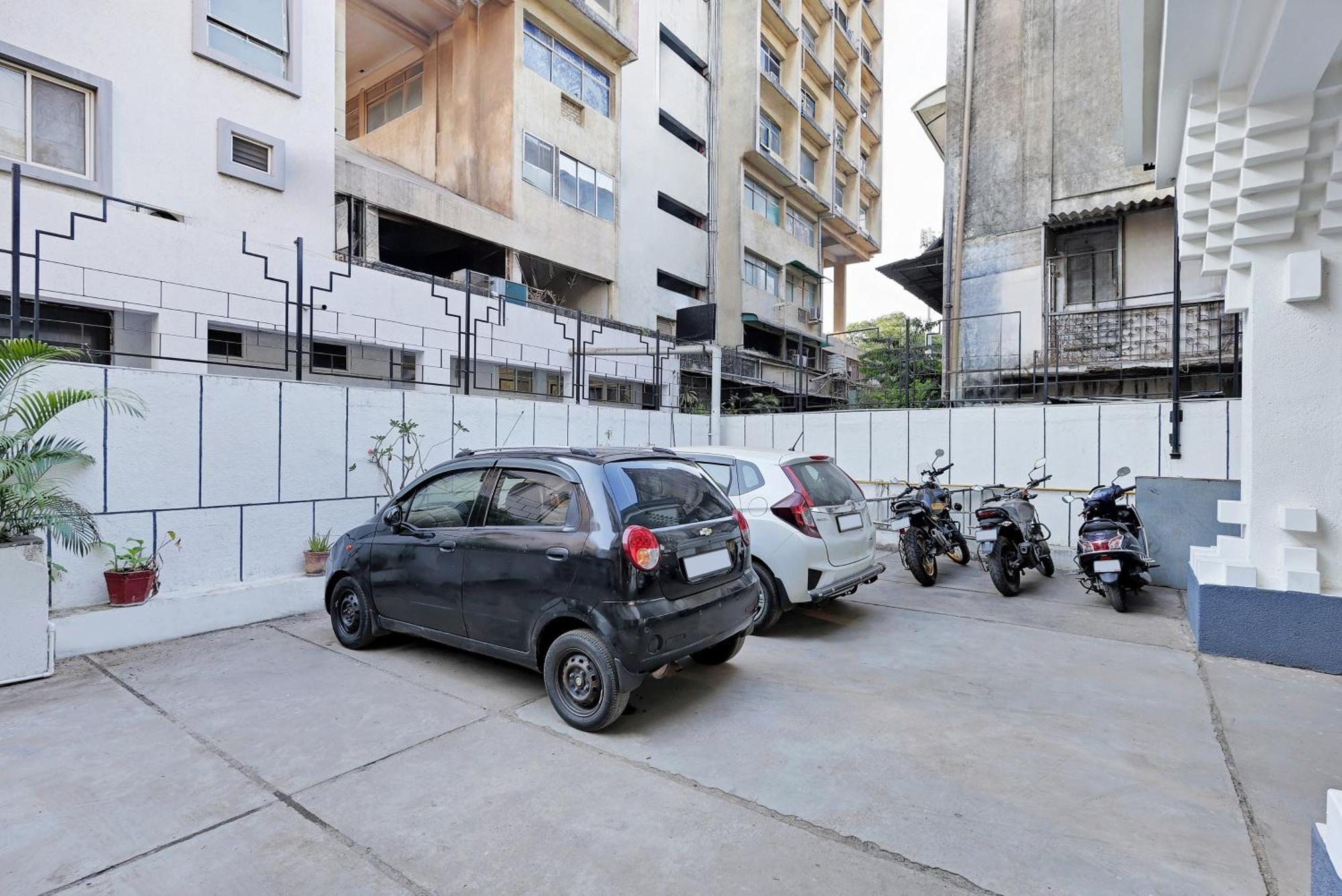 Hotel Rvg Vadodara Exterior foto
